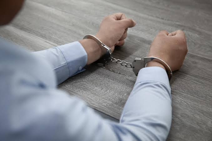 Handcuff